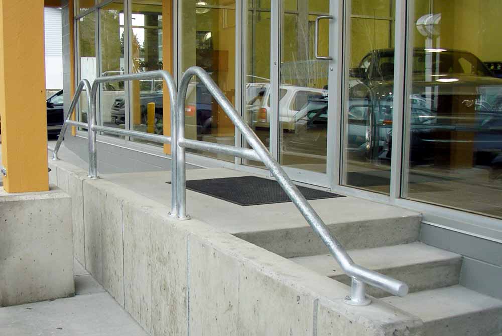 score-construction-handrails-custom-gates-3