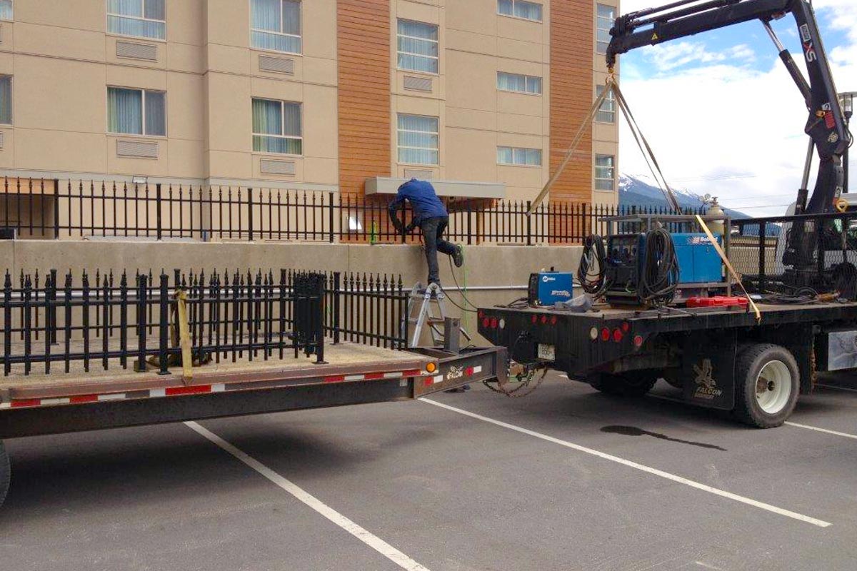 score-construction-ornamental-fence-gates-10