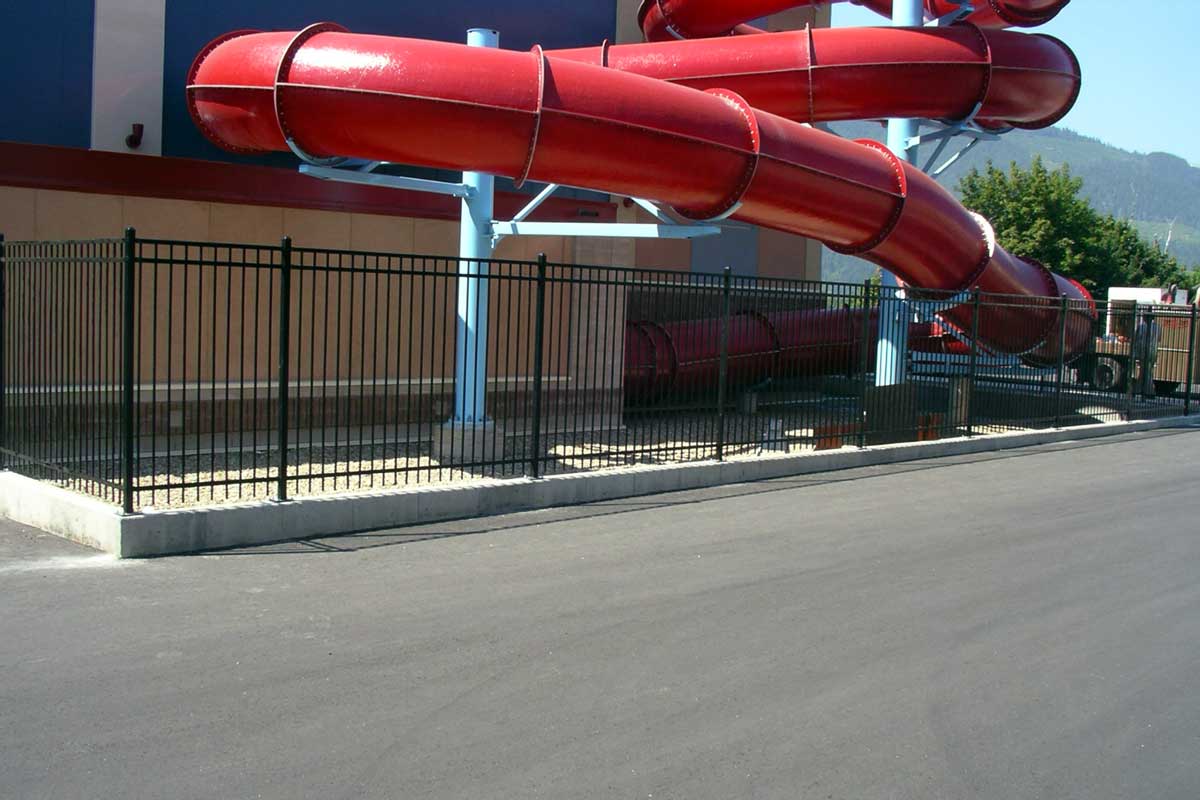score-construction-ornamental-fence-gates-2