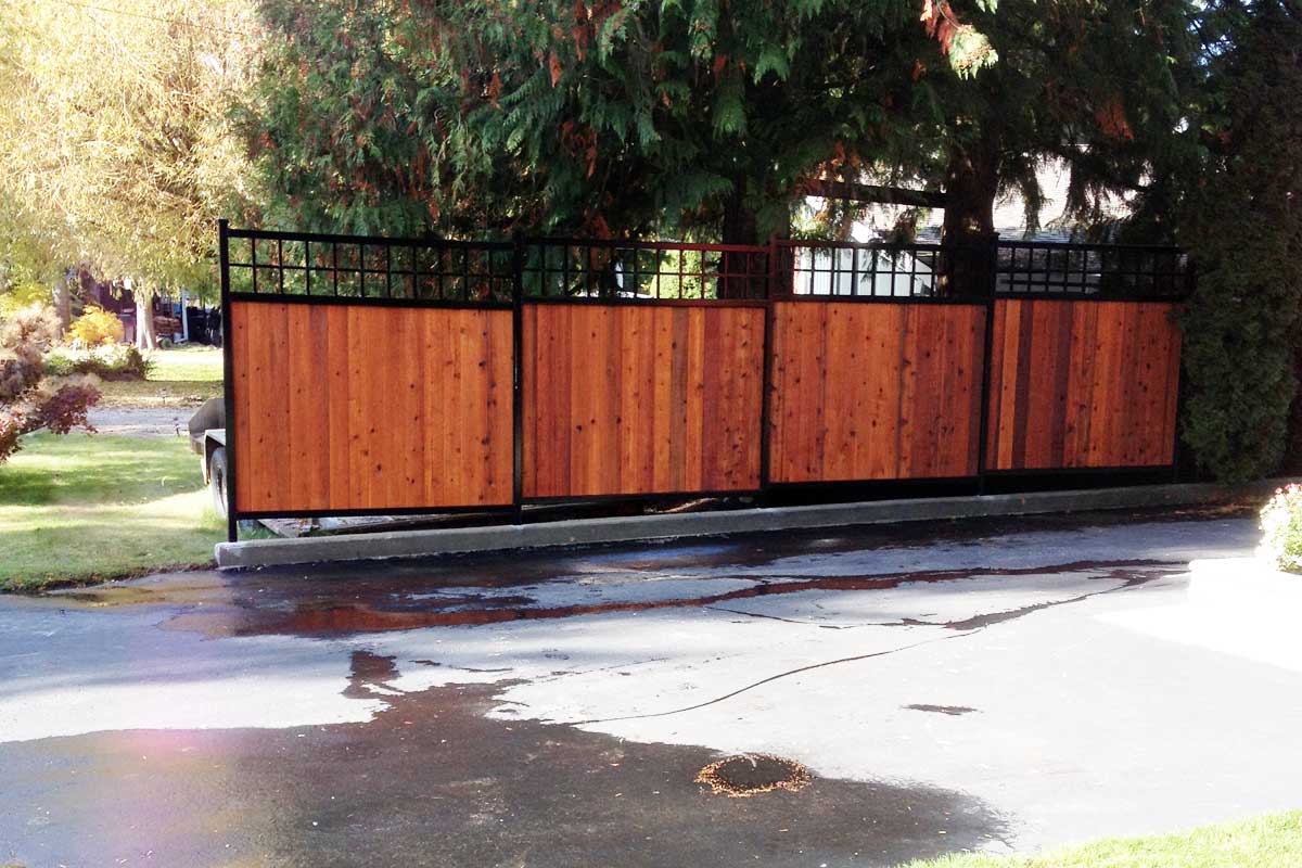 score-construction-ornamental-fence-gates-6