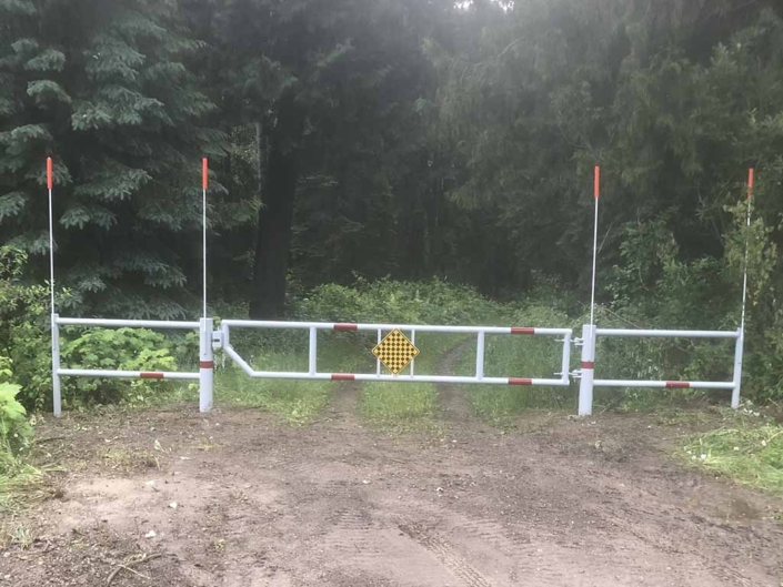 Score_Construction_Revelstoke_30_ft_wide_double_swing_vehicle_access_gate__1024