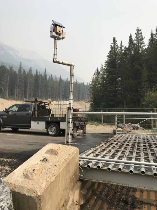 Score_Construction_Revelstoke_Drive_over_electrified_bear_guard_1024