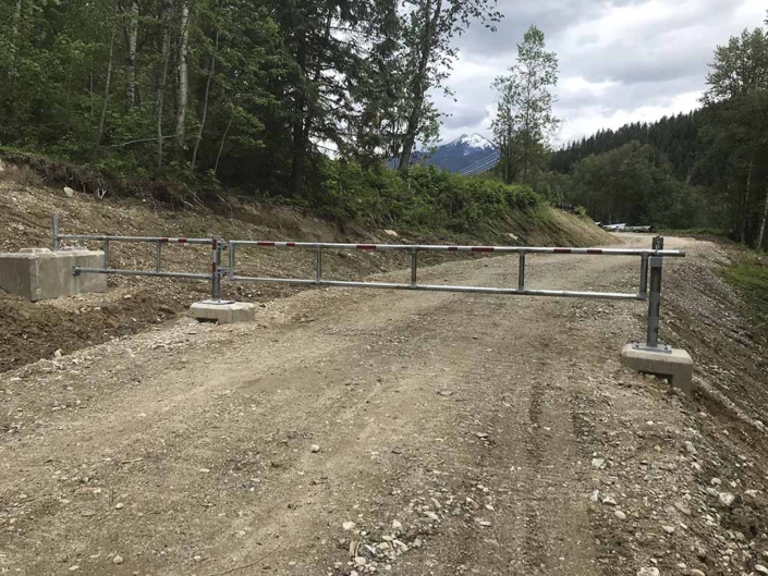 Score_Construction_Revelstoke_Vehicle_access_gate_single_swing_c-w_back_brace_support._All_galvanized_pipe_1024