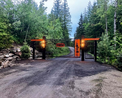 Score Construction motorized property gate completed. Motorized vehicle access gate for residential property completed.